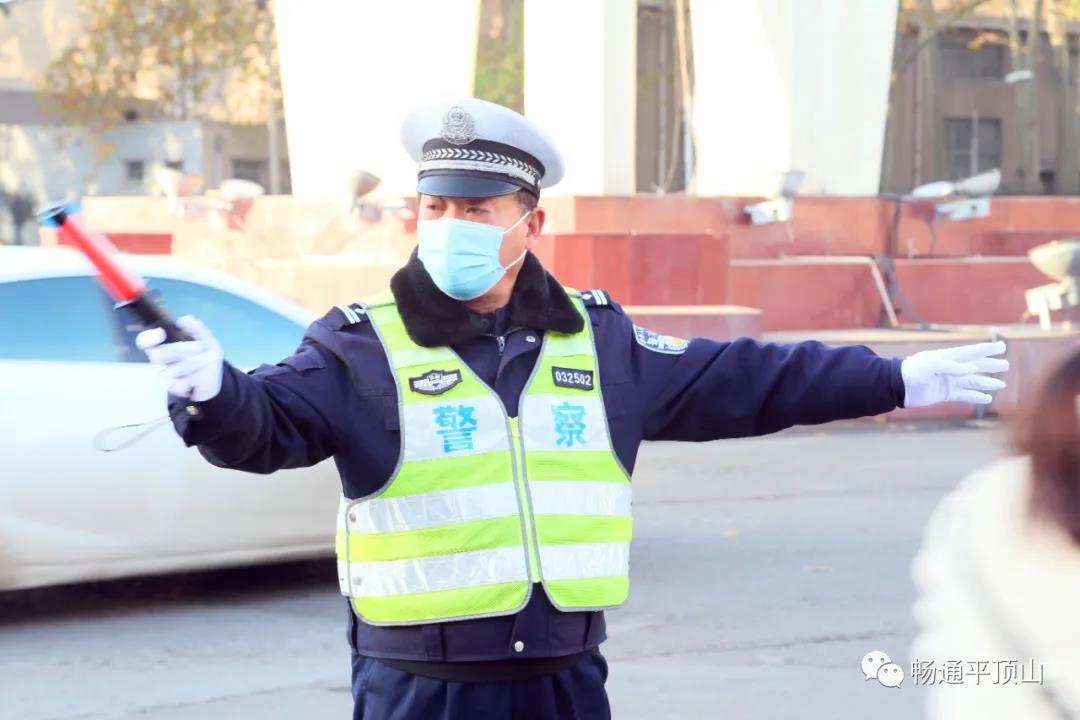 老交警.jpg 老交警.jpg